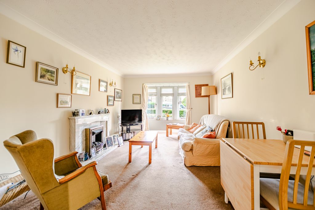 Property photo 2 of 14 Lounge1