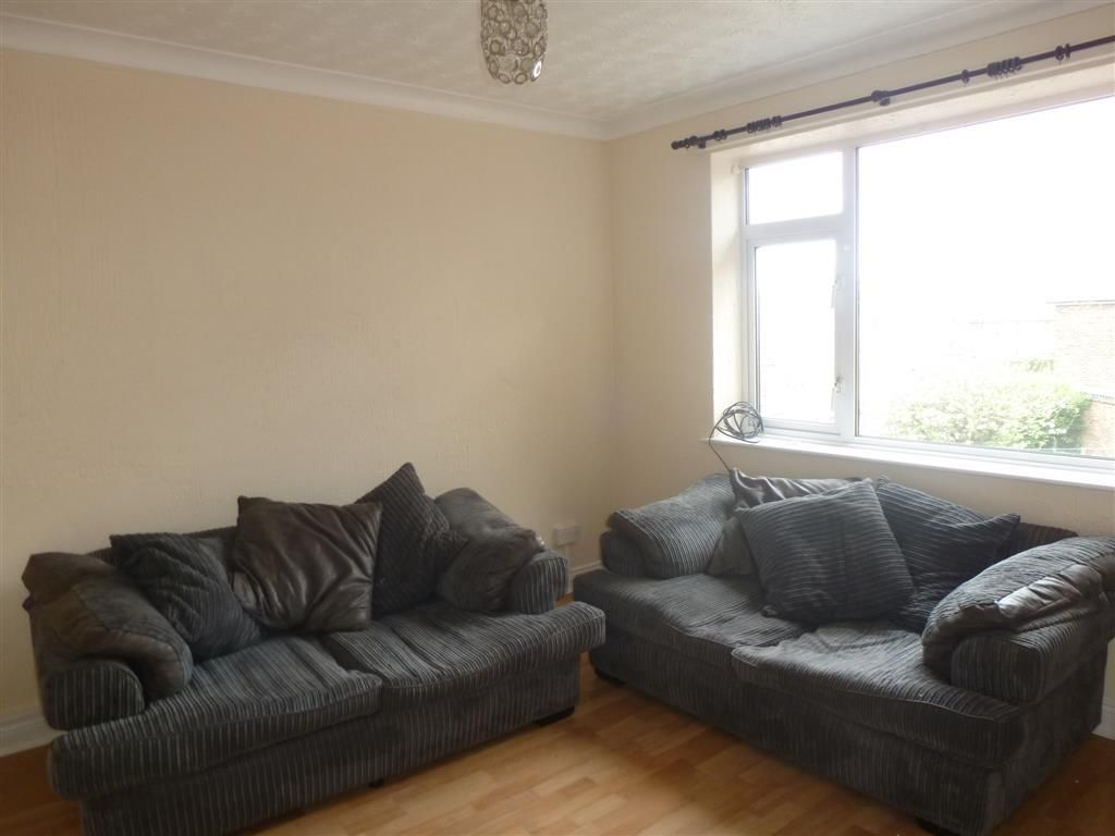 Property photo 2 of 6 Living Room