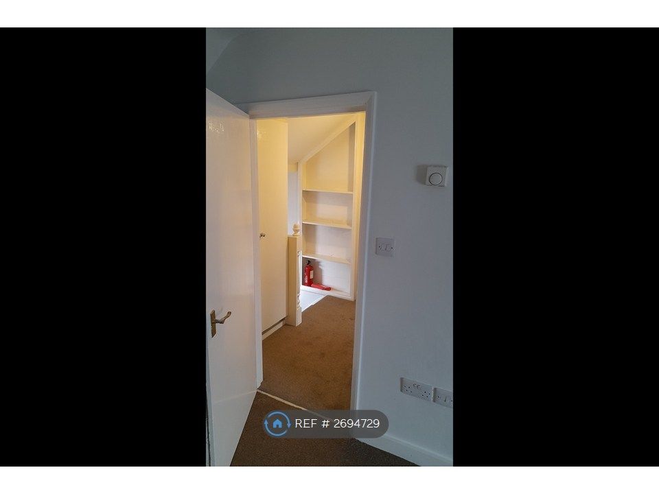 Property photo 3 of 6 Top Landing