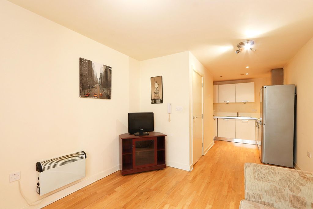 Property photo 1 of 8 Photography