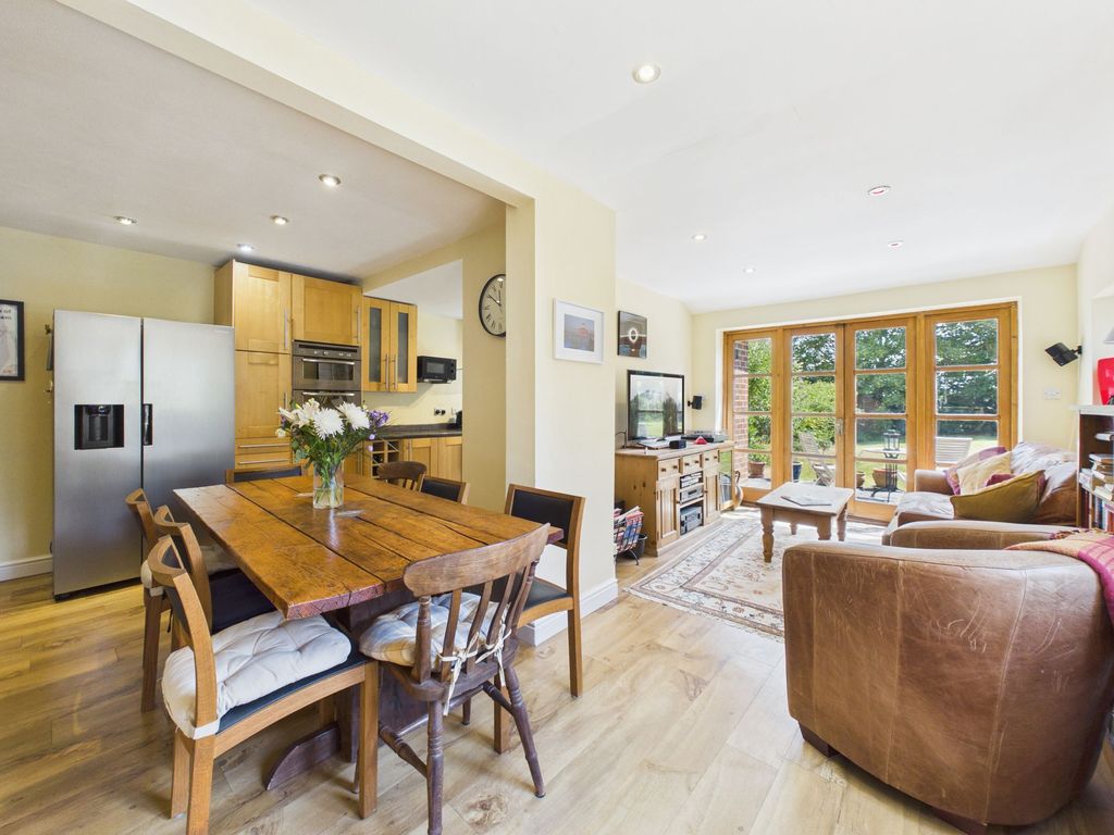 Property photo 2 of 25 Dining Kitchen/Sitting Room