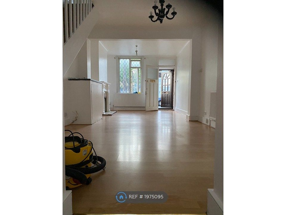 Property photo 3 of 24