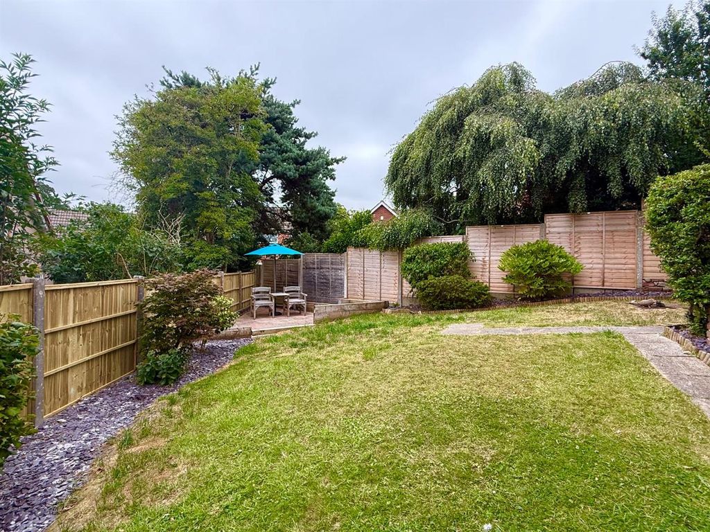 Property photo 2 of 17