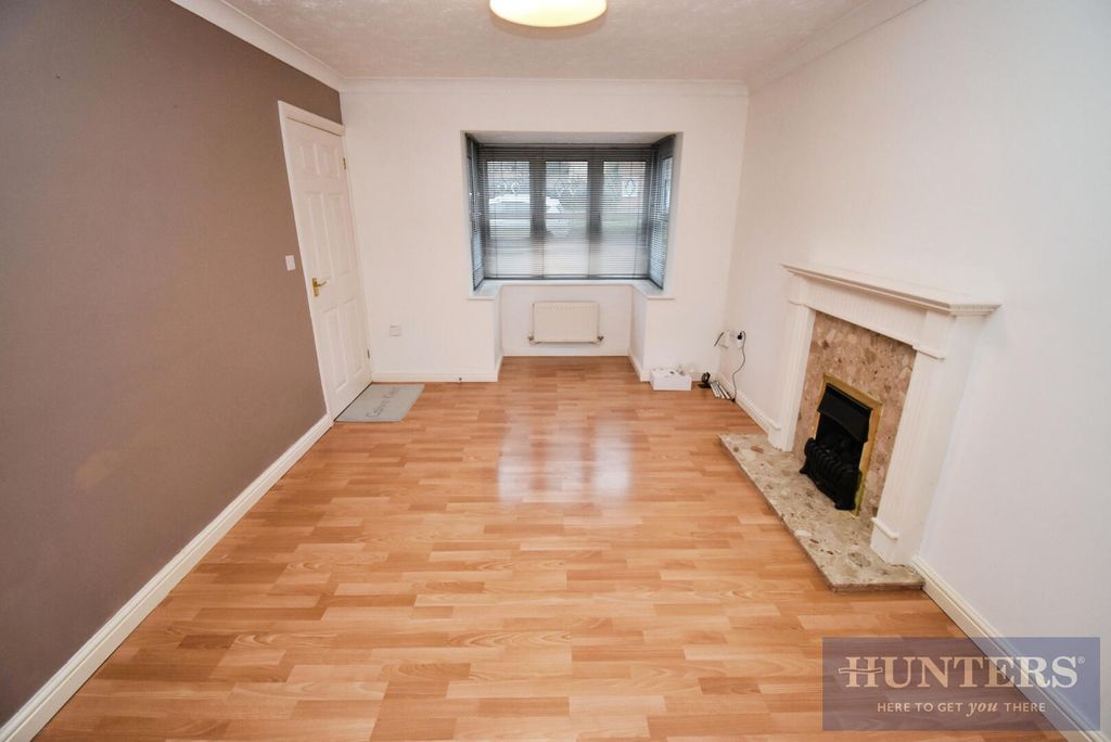 Property photo 2 of 14 Living Room