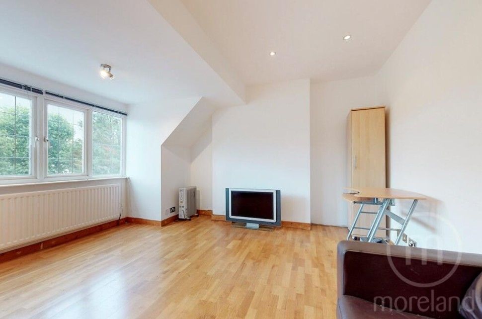 Property photo 3 of 8