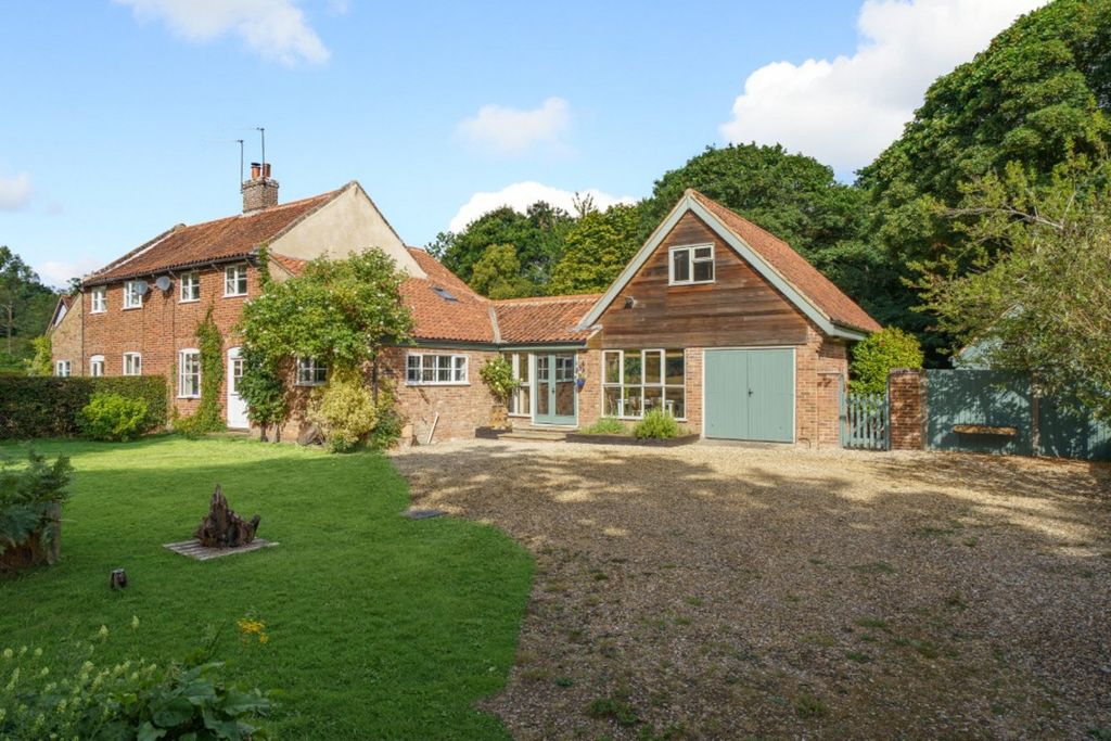 Property photo 1 of 35