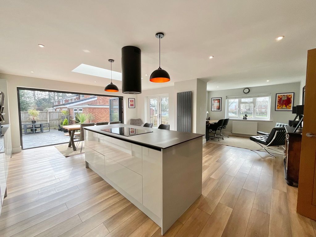 Property photo 2 of 32