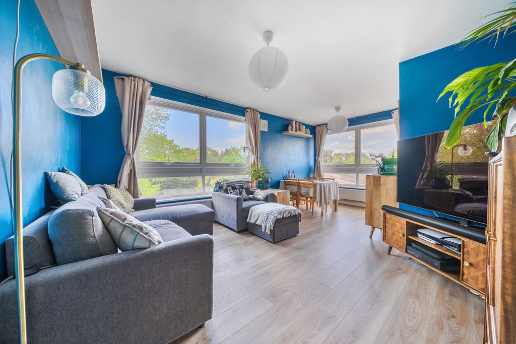 Property photo 1 of 18 1450221-8-69Ef810...