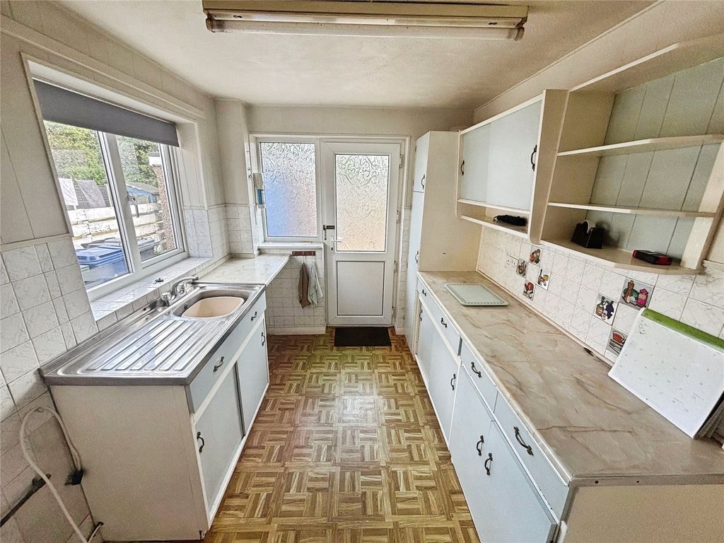 Property photo 2 of 12 Kitchen