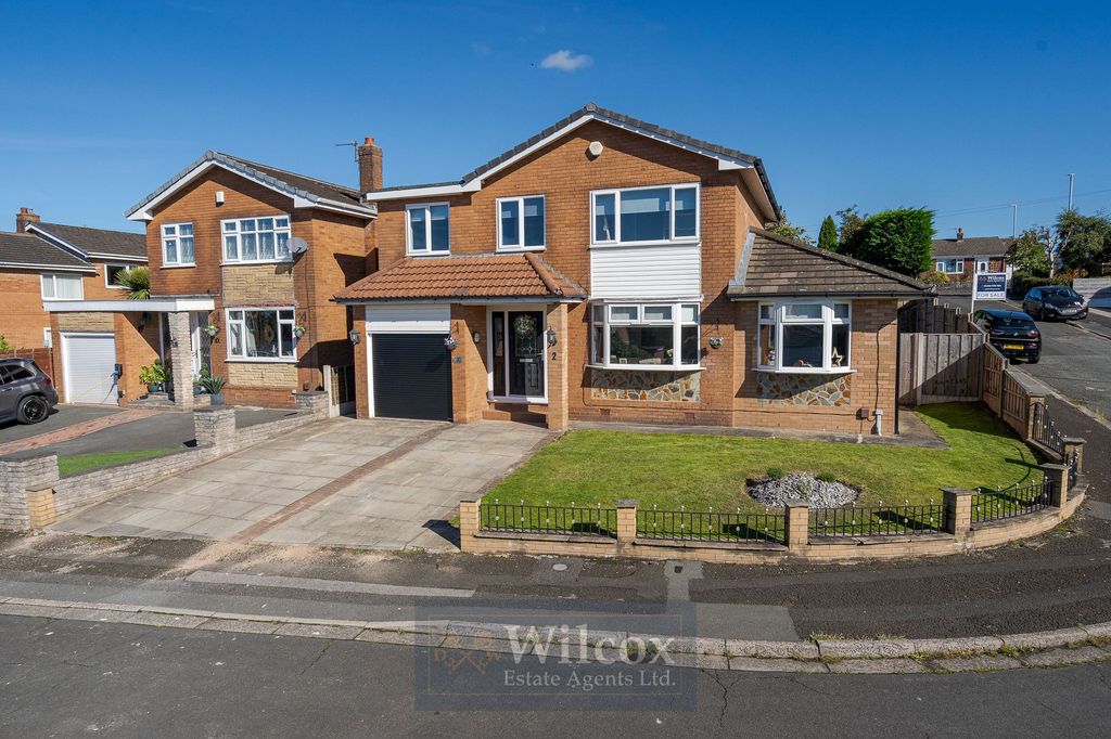 Property photo 1 of 28