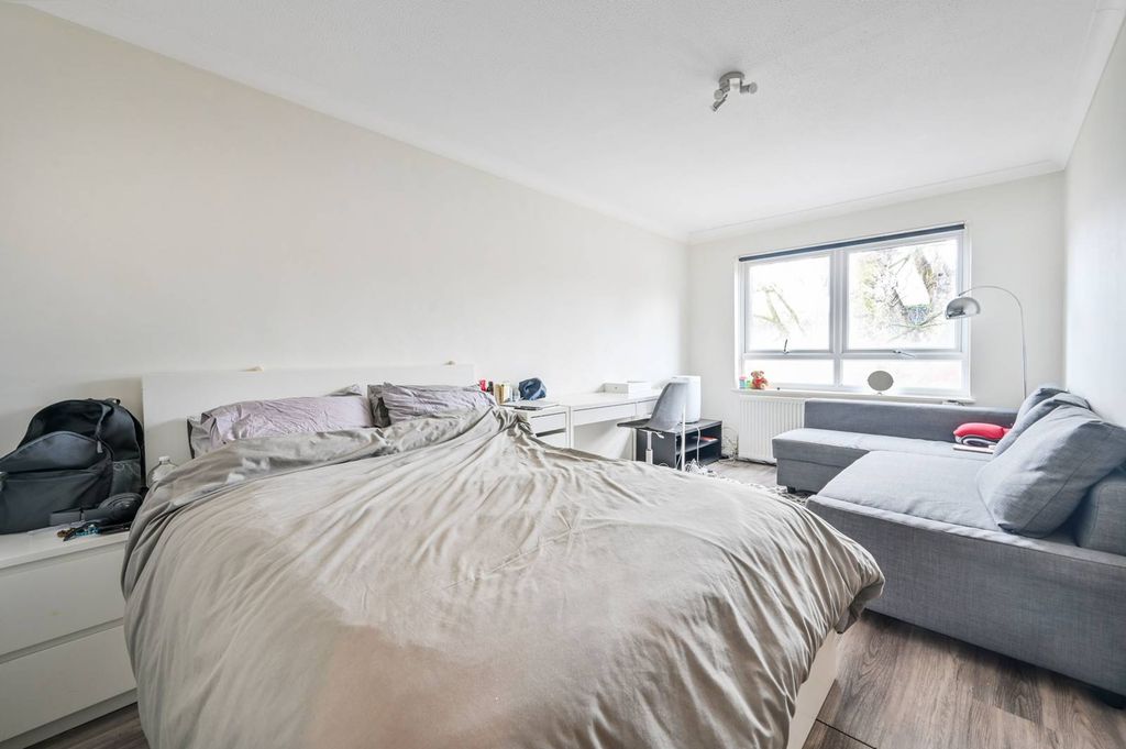 Property photo 1 of 6