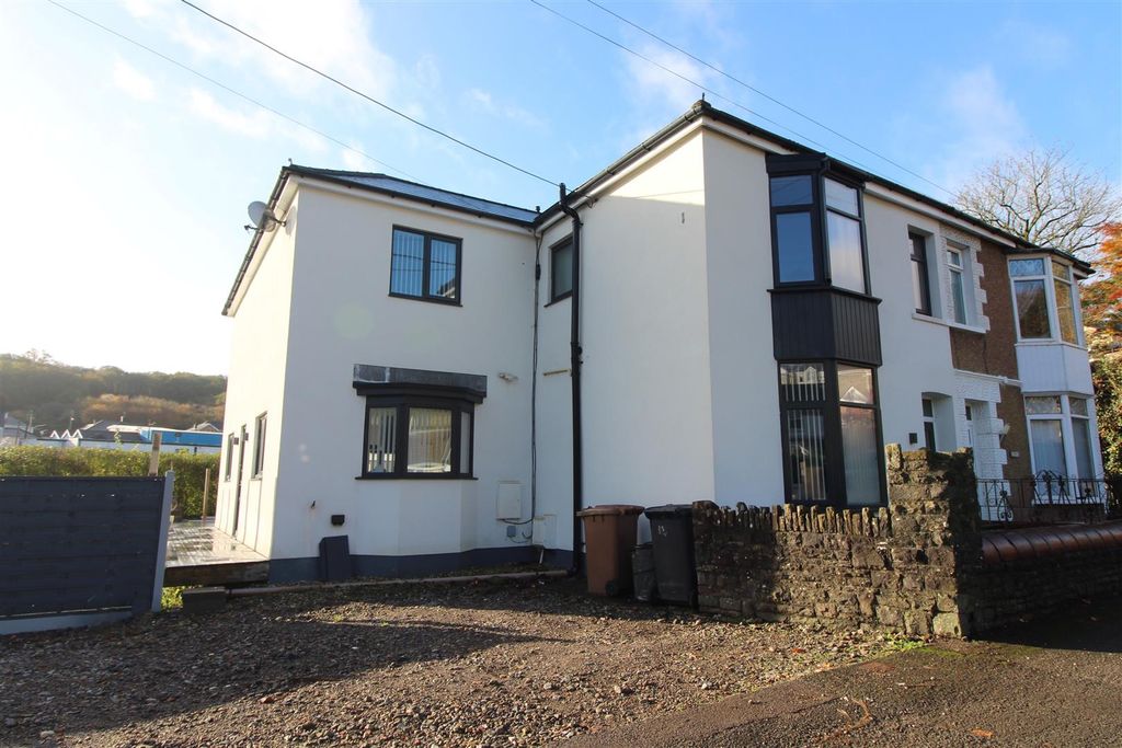 Property photo 1 of 47 Outside