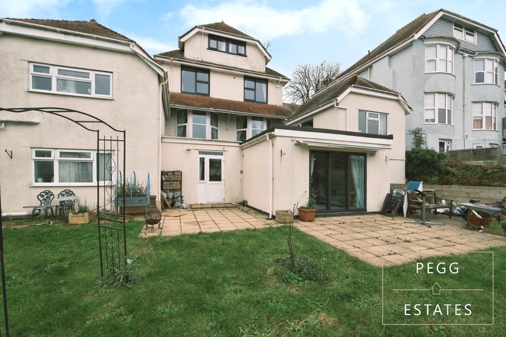 Property photo 2 of 41