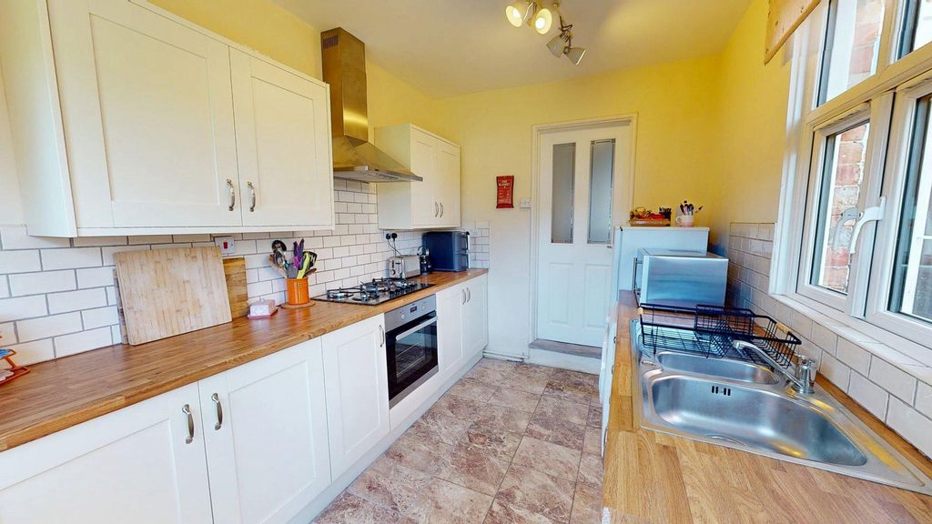 Property photo 3 of 13 Photo 11