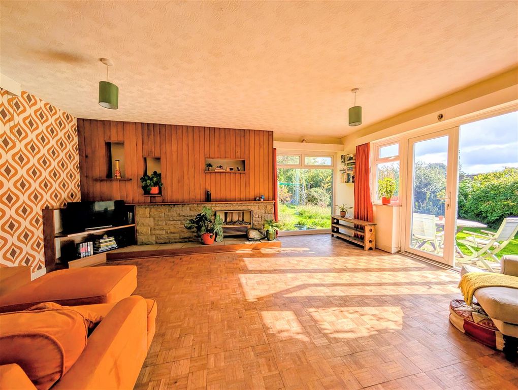 Property photo 2 of 21