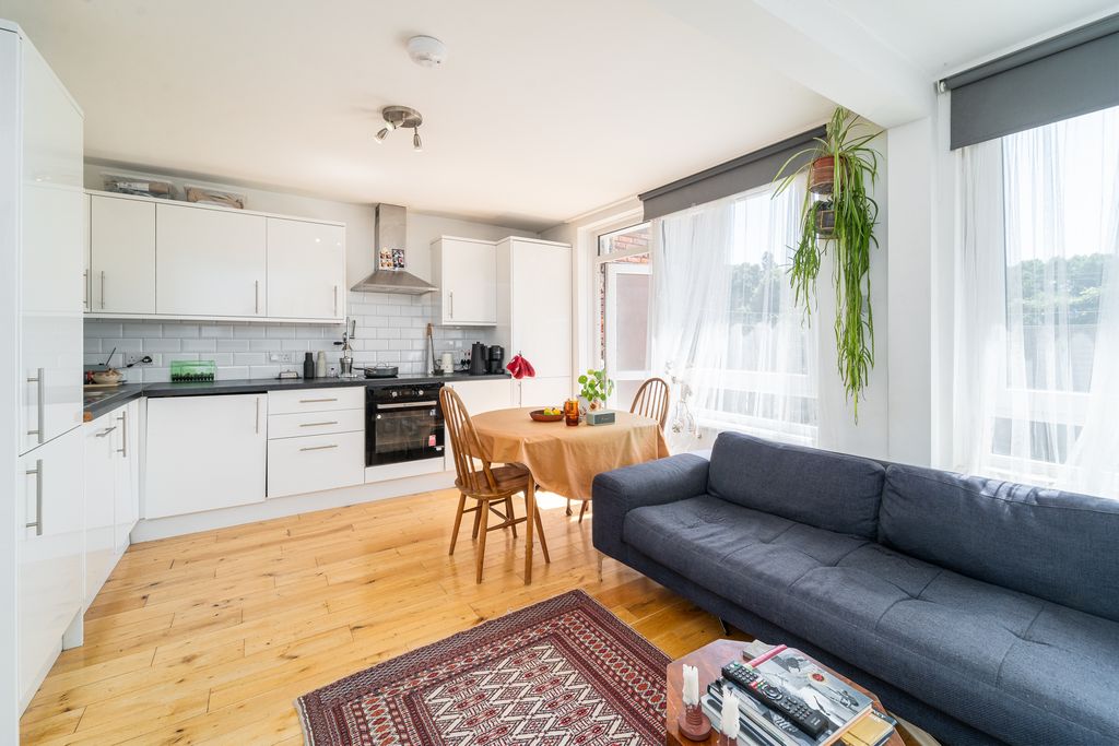 Property photo 3 of 15 Ndb09649-Edit