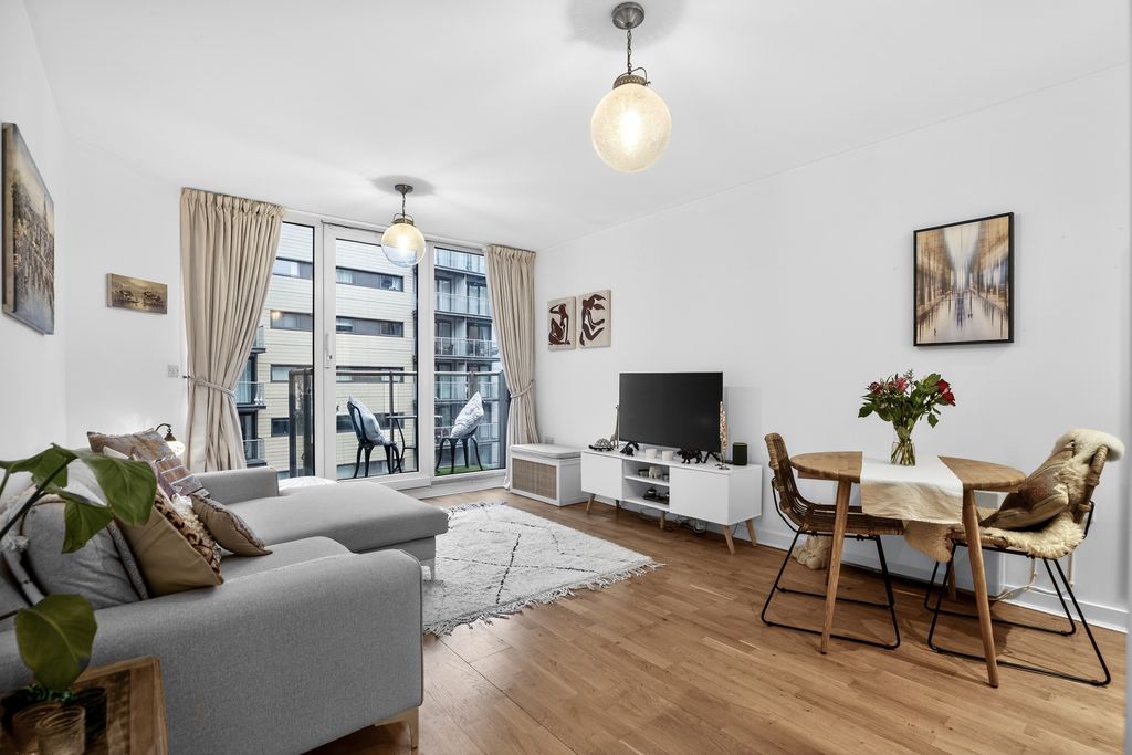 Property photo 2 of 20