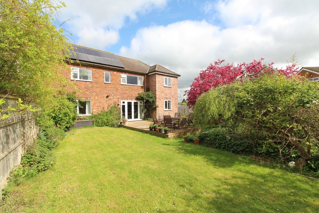 Property photo 2 of 23