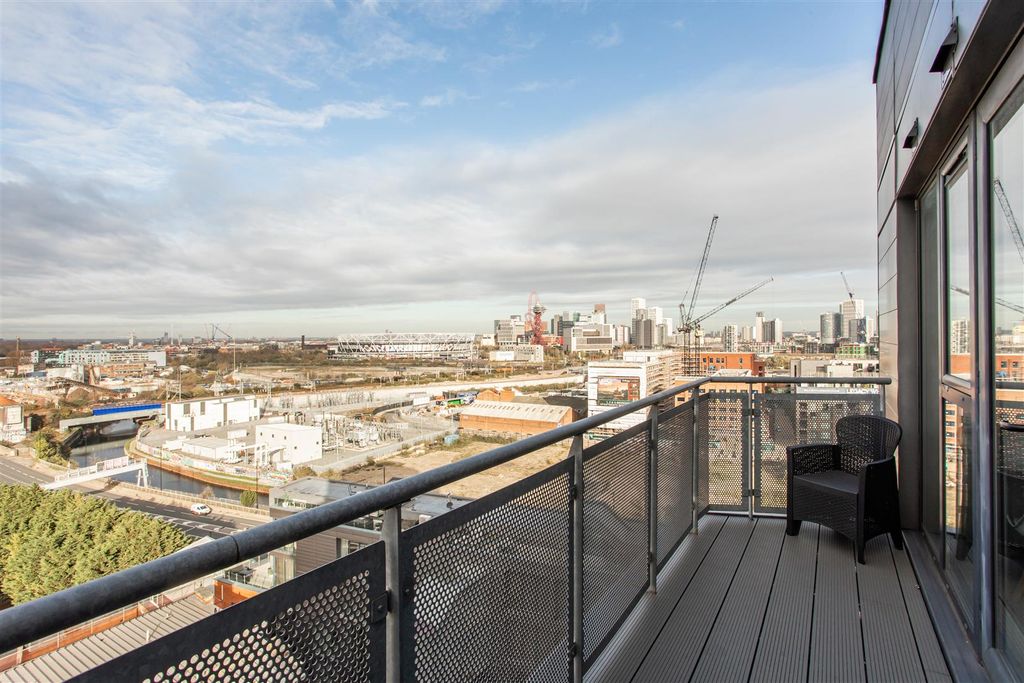 Property photo 2 of 12 Balcony