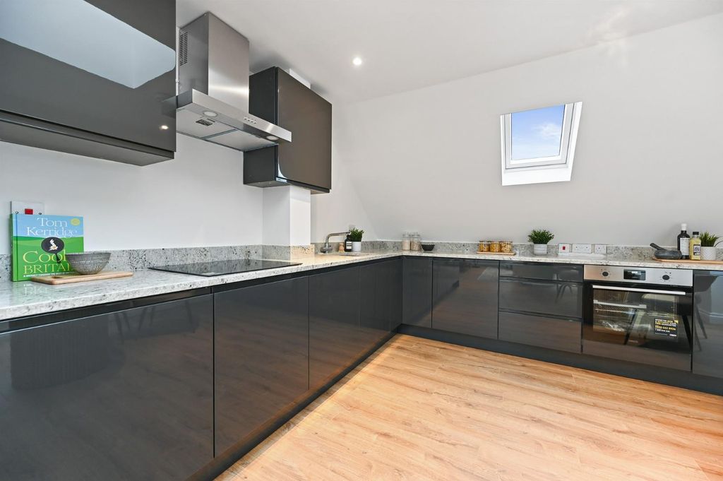 Property photo 2 of 13