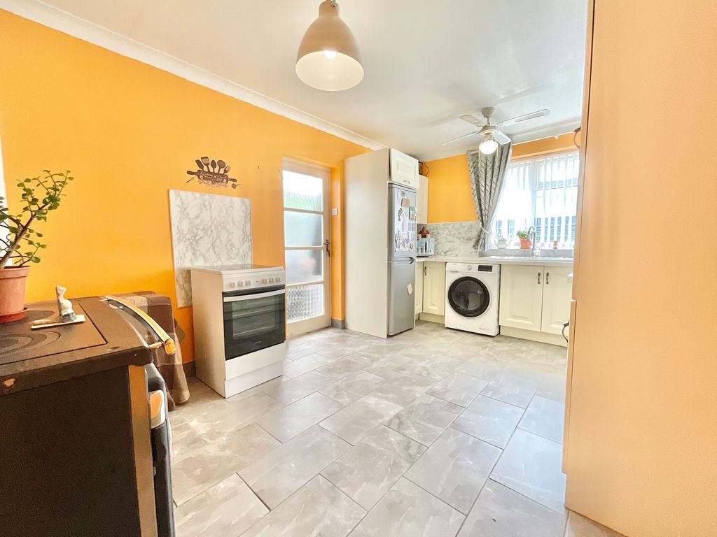 Property photo 2 of 29
