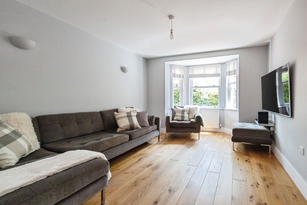Property photo 3 of 35 Pbox-Img.Jpg