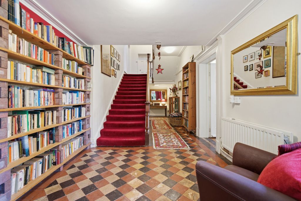 Property photo 3 of 30