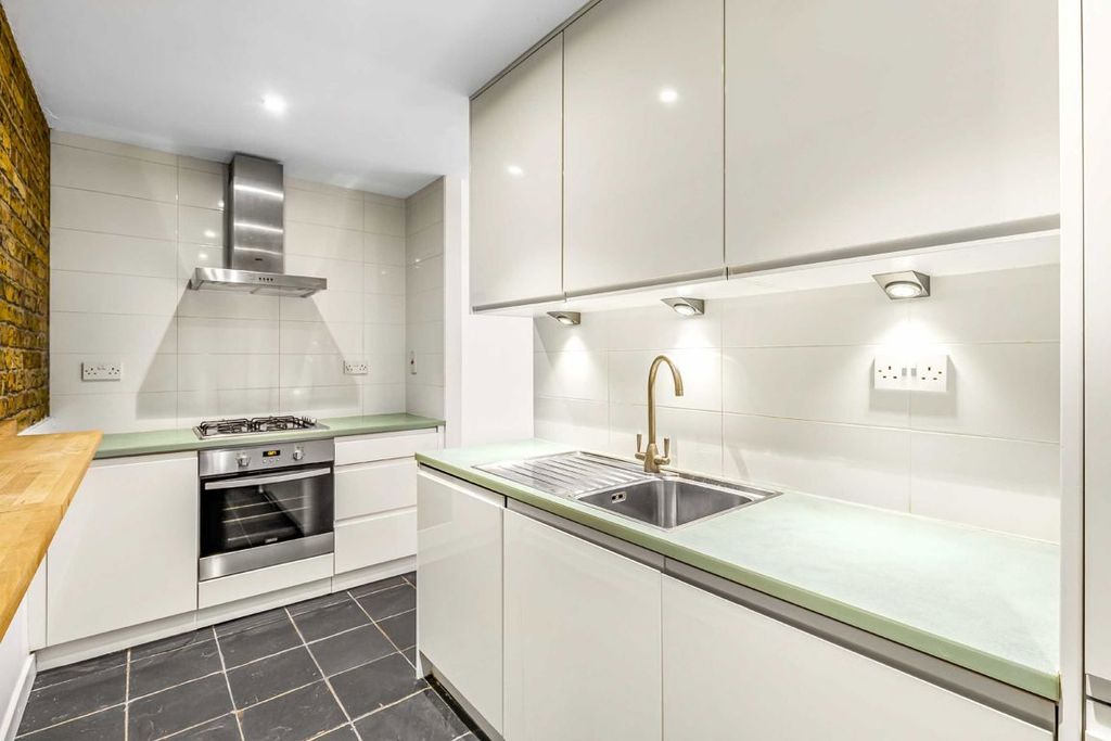 Property photo 3 of 5