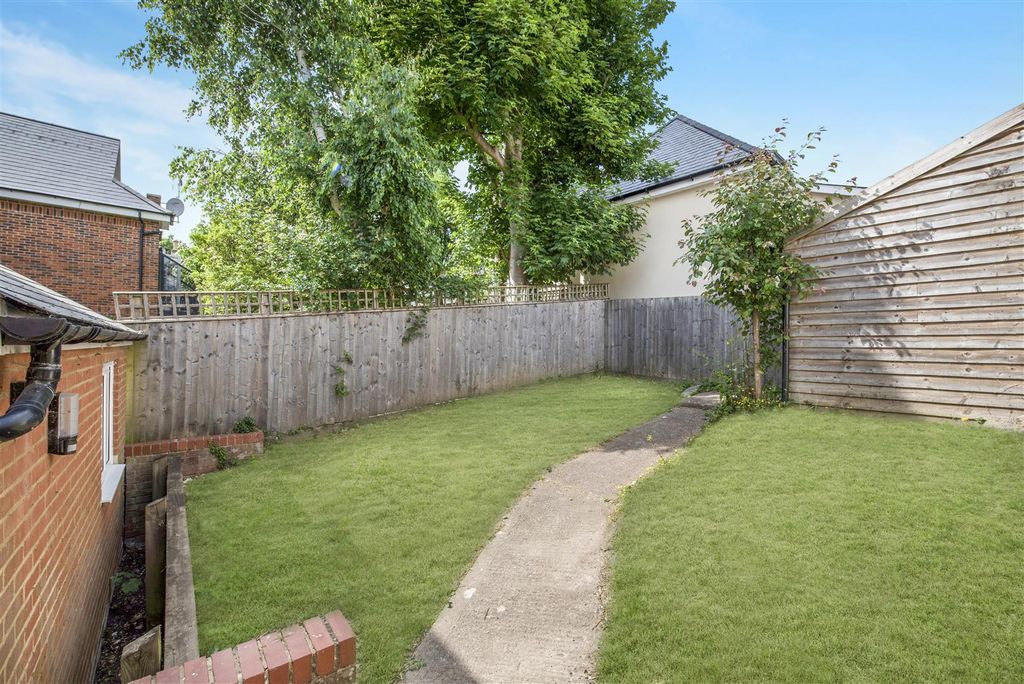 Additional image 20 of 9 bed semi-detached house for saleWalk Of Station, High Wycombe HP13