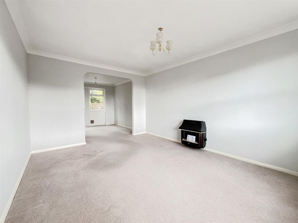 Property photo 3 of 20 12-2Fca44cd-B92B-40Bd-B00A-c7F35290B40d.Jpg