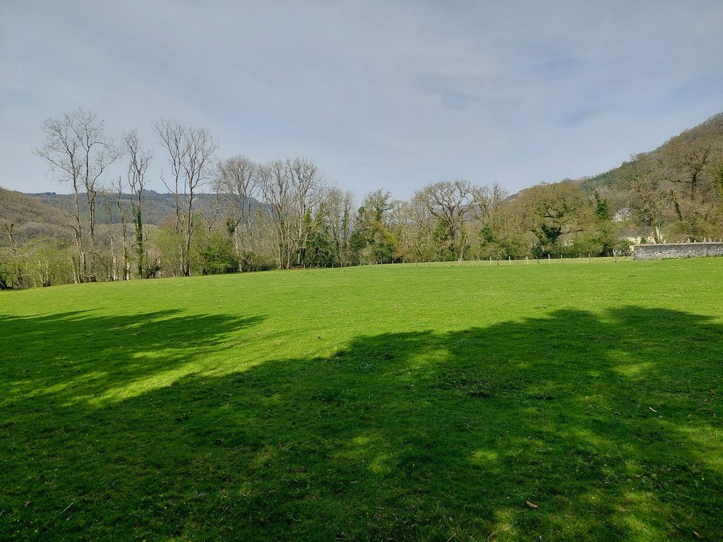 Property photo 2 of 8 Not Specified