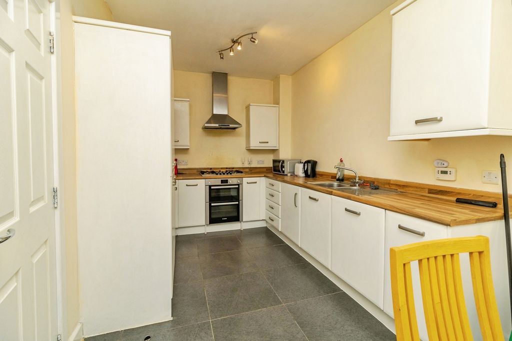 Property photo 2 of 17 Photo