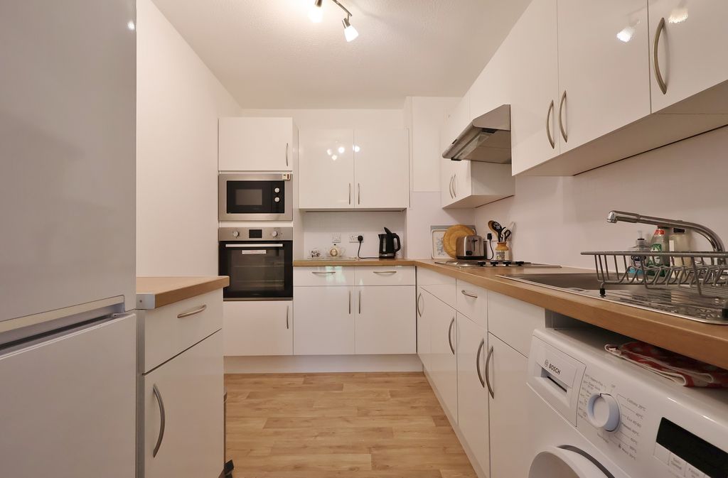 Property photo 3 of 33