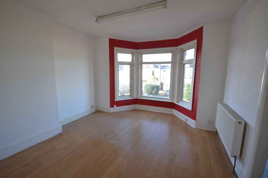 Property photo 1 of 3