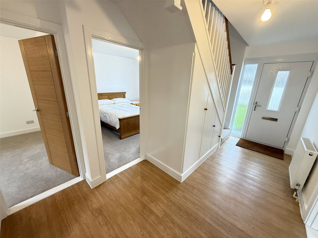 Property photo 2 of 20 Picture No. 24