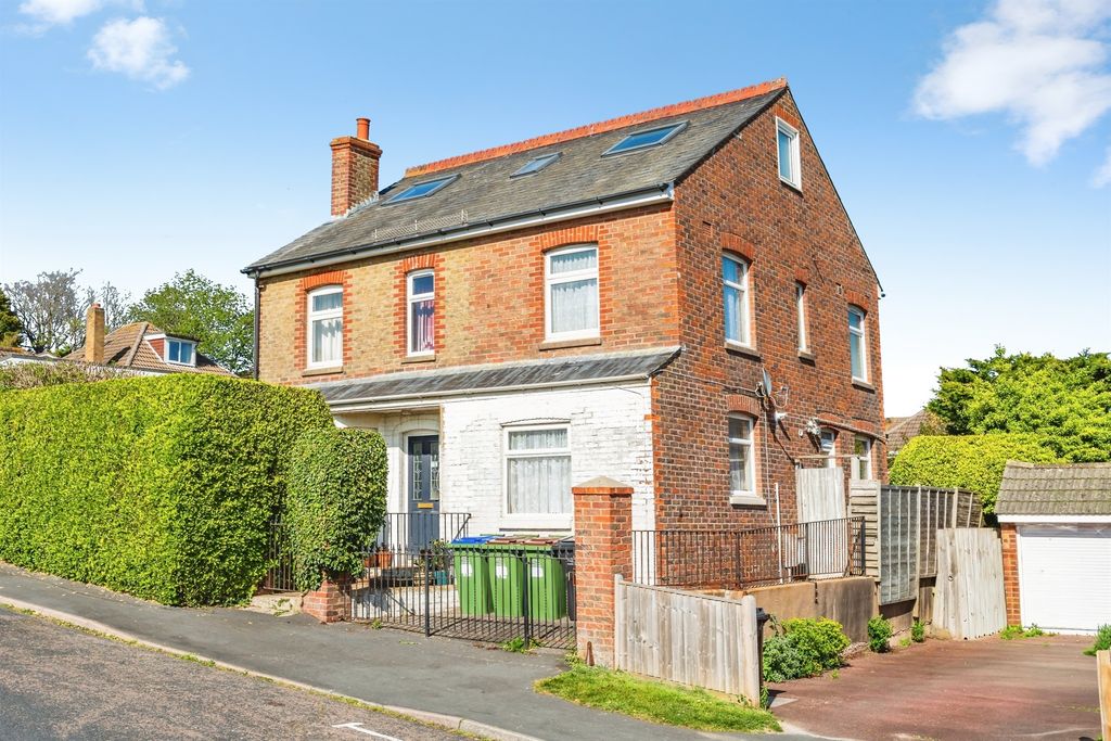 Property photo 1 of 16