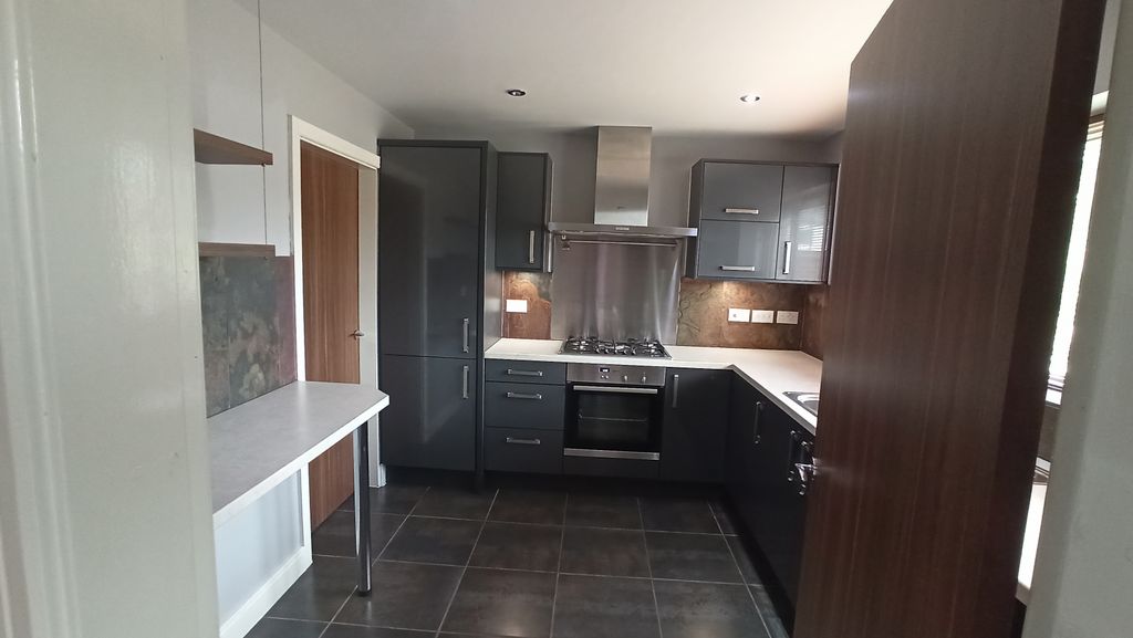 Property photo 3 of 18 Property