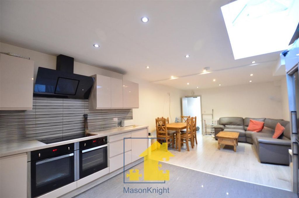 Property photo 1 of 11 9909 - Copy.Jpg