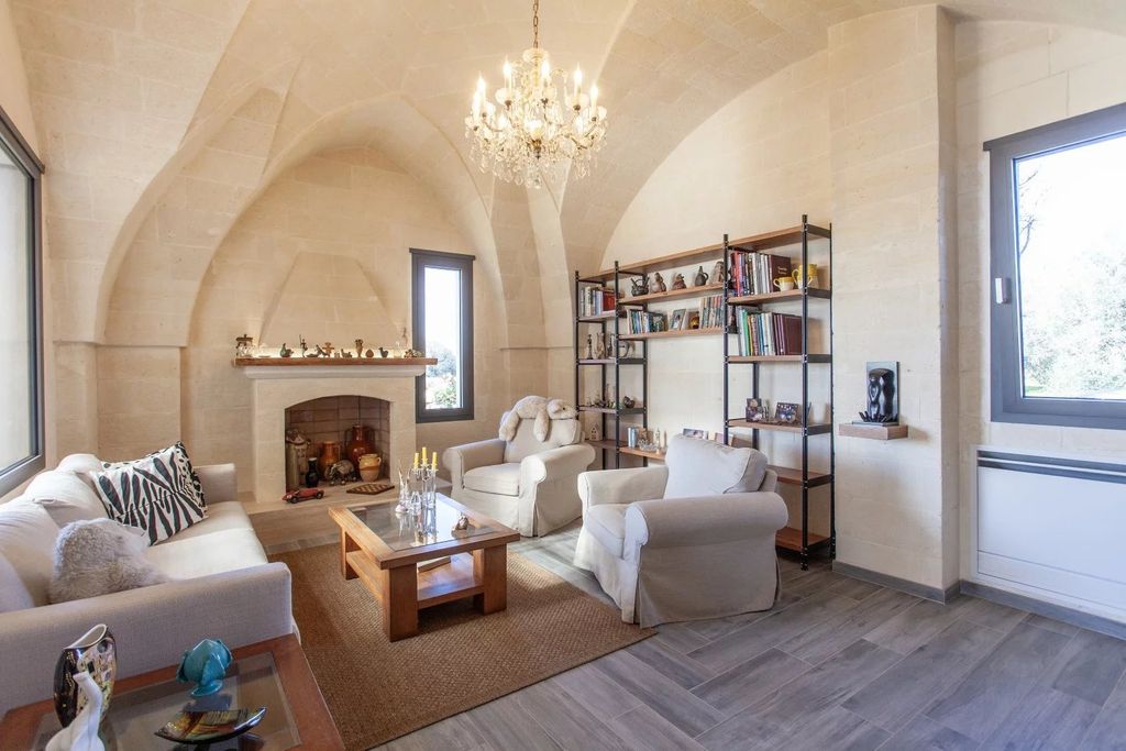 Property photo 2 of 55