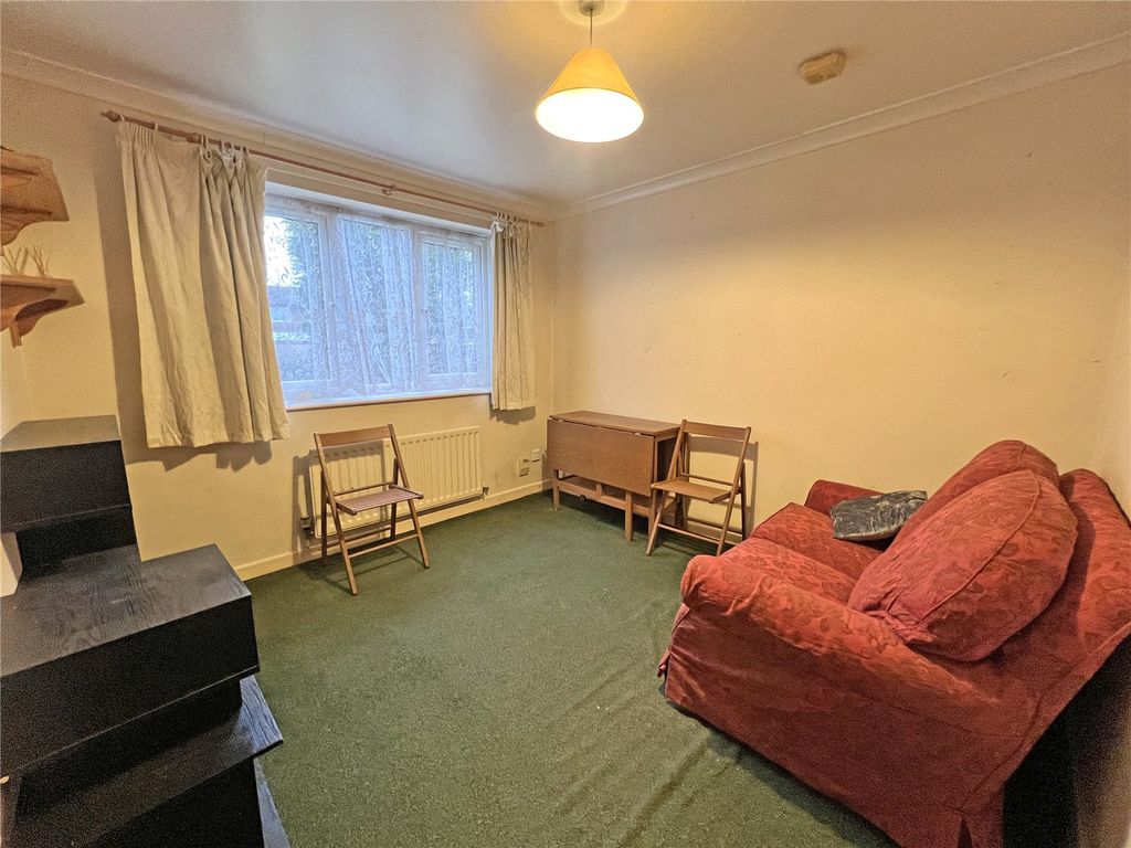 Property photo 2 of 6 Picture No. 17