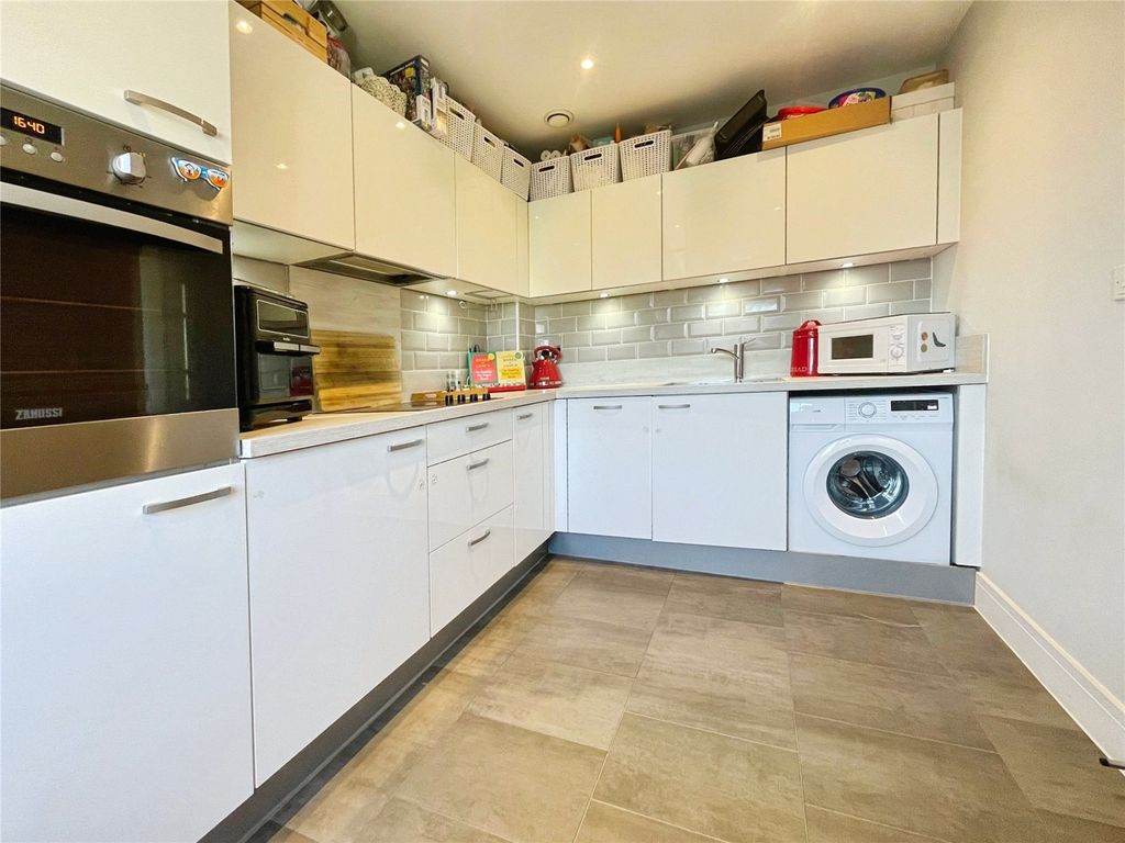 Property photo 2 of 13 Picture No. 02