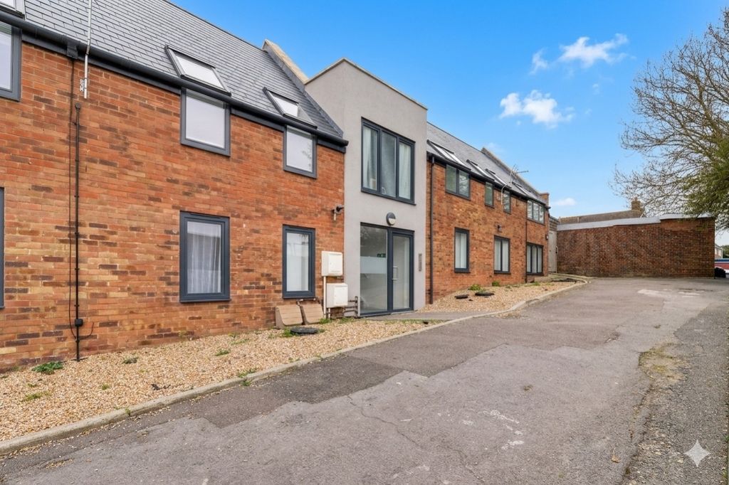 Property photo 1 of 7 Front