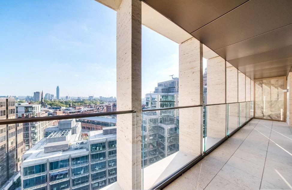 Property photo 2 of 7 Balcony