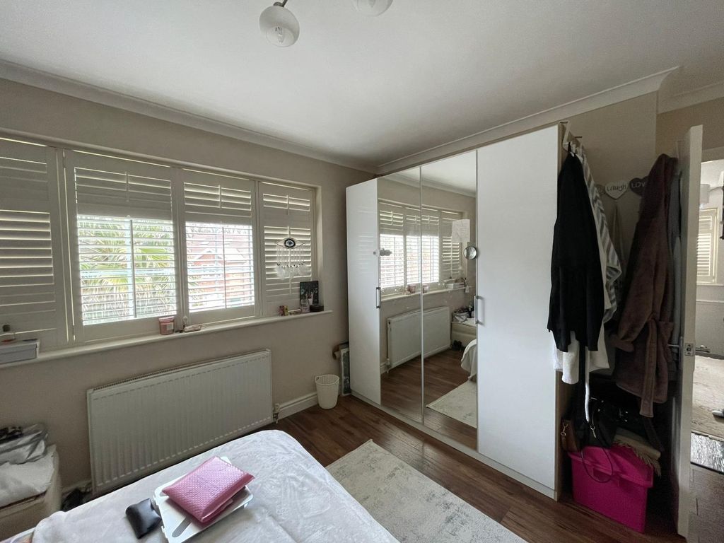 Additional image 25 of 5 bed terraced house to rentLodge Close, Chigwell IG7