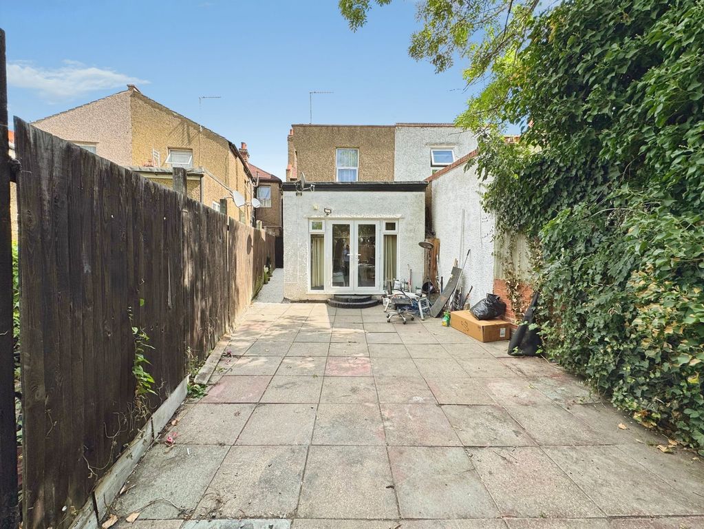 Property photo 1 of 11 Garden