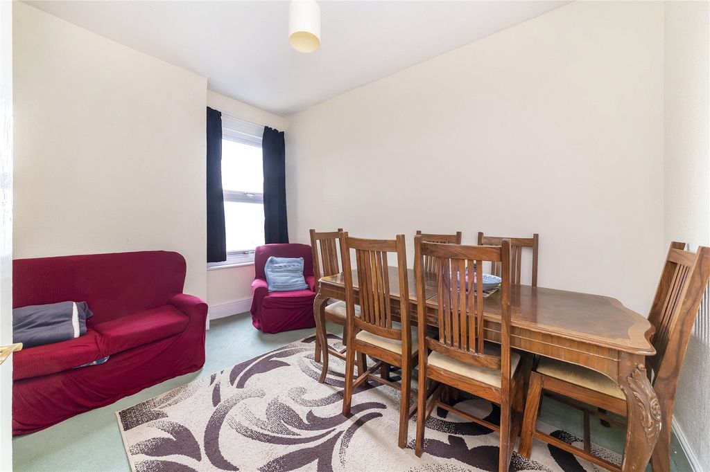 Property photo 2 of 15 Picture No. 21