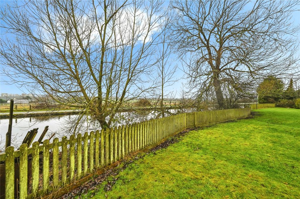 Property photo 2 of 26 Picture No. 01