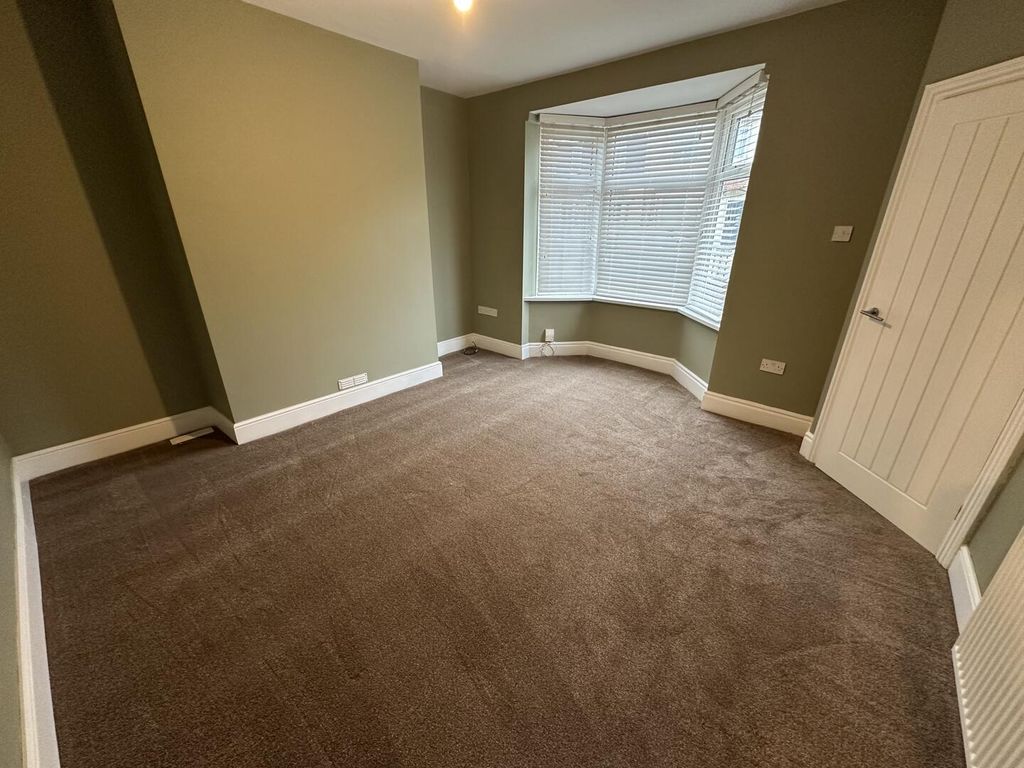 Property photo 2 of 10 Living Room