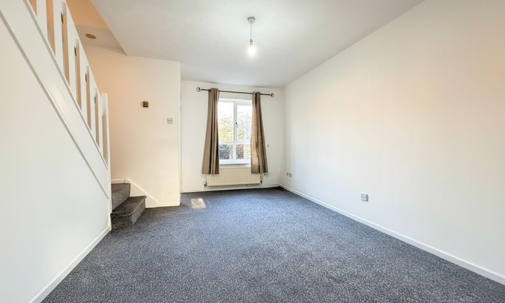 Property photo 3 of 8 Lounge2.Jpg