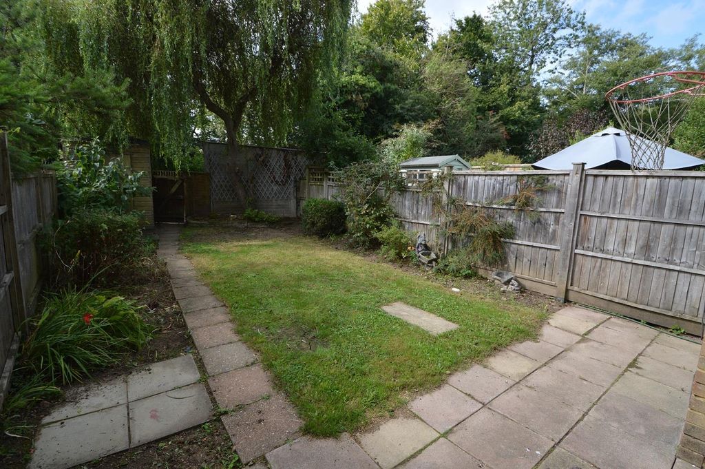 Property photo 2 of 10 Garden.Jpg